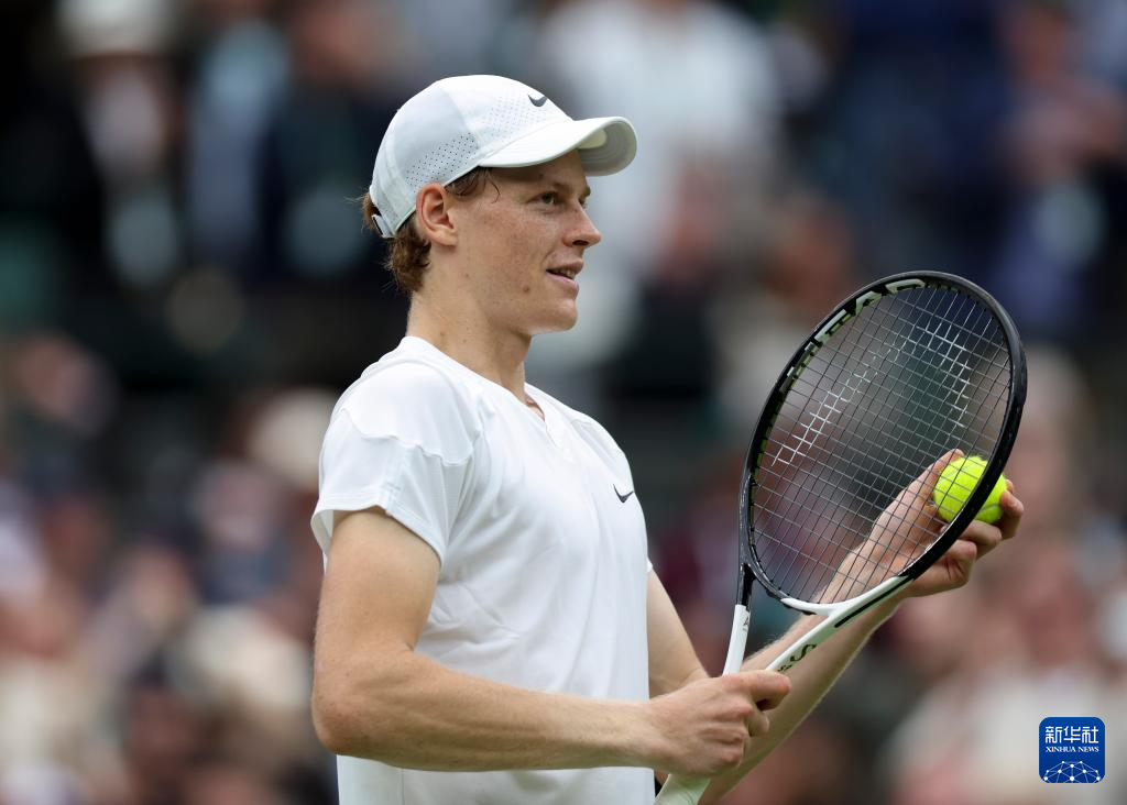 亚当斯：我曾被追梦踢裆过2次 不会说我们是朋友